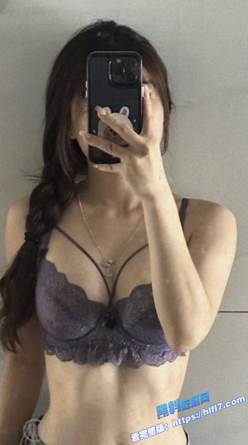推特网红 宝贝77 自封精液收集者 巨乳大奶在付费福利姬视频里晃得人眼花缭乱！1