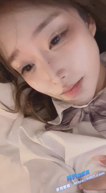 抖音网红 苏韵雯 高颜值气质美女 私底下反差骚母狗 她揉着奶子自慰 嫩穴掰开淫水四溅！3