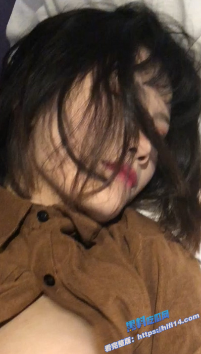 瓜友投稿 海南海口的妹子 跟男友异地恋三年 喜欢到处吃鸡鸡 不知道绿了男友多少次！3