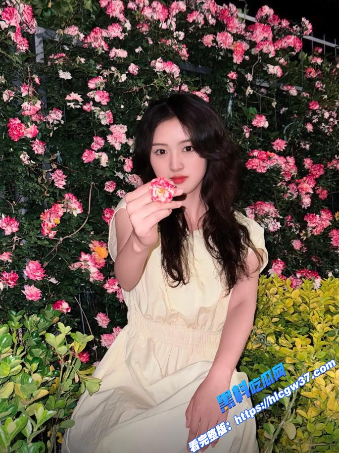 抖音美女 彤彤Tongtongcome 纯欲大长腿顶级美乳玩穴肛塞自慰视频 后入视觉超极佳!图3 抖音美女 彤彤Tongtongcome 纯欲大长腿顶级美乳玩穴肛塞自慰视频 后入视觉超极佳!图3