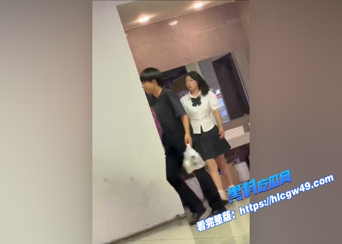 沈阳电影院 一对大学情侣在后面脱衣干炮 被全部拍下来 非常劲爆 现在的大学生不知道有监控这个东西吗? 2WH700x500px 沈阳电影院 一对大学情侣在后面脱衣干炮 被全部拍下来 非常劲爆 现在的大学生不知道有监控这个东西吗? 2WH700x500px
