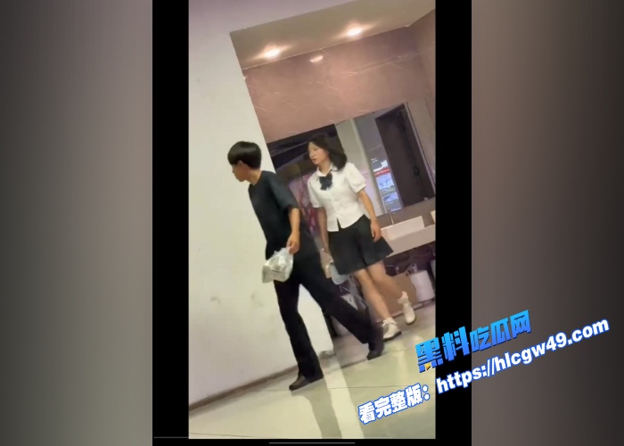 沈阳电影院 一对大学情侣在后面脱衣干炮 被全部拍下来 非常劲爆 现在的大学生不知道有监控这个东西吗? 1WH700x500px1 沈阳电影院 一对大学情侣在后面脱衣干炮 被全部拍下来 非常劲爆 现在的大学生不知道有监控这个东西吗? 1WH700x500px1