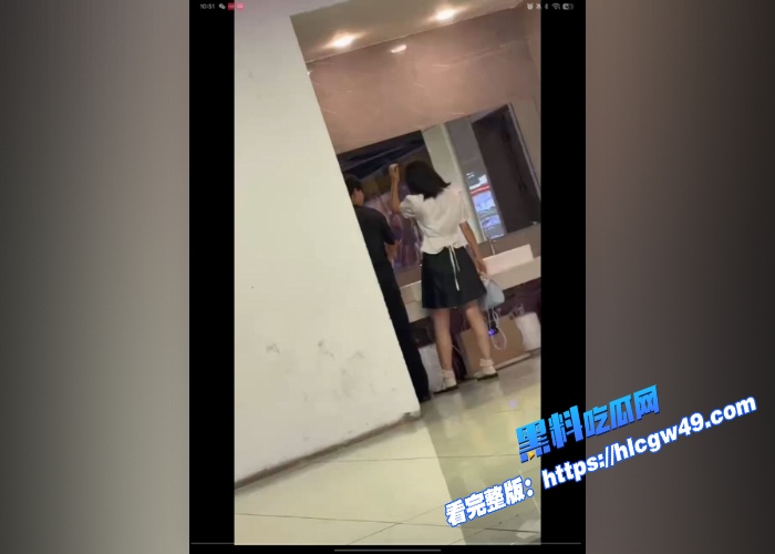 沈阳电影院 一对大学情侣在后面脱衣干炮 被全部拍下来 非常劲爆 现在的大学生不知道有监控这个东西吗? 2WH700x500px1 沈阳电影院 一对大学情侣在后面脱衣干炮 被全部拍下来 非常劲爆 现在的大学生不知道有监控这个东西吗? 2WH700x500px1