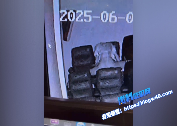 沈阳电影院 一对大学情侣在后面脱衣干炮 被全部拍下来 非常劲爆 现在的大学生不知道有监控这个东西吗? 1WH700x500px 沈阳电影院 一对大学情侣在后面脱衣干炮 被全部拍下来 非常劲爆 现在的大学生不知道有监控这个东西吗? 1WH700x500px