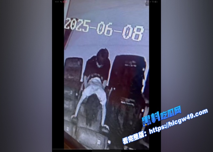 沈阳电影院 一对大学情侣在后面脱衣干炮 被全部拍下来 非常劲爆 现在的大学生不知道有监控这个东西吗? 4WH700x500px 沈阳电影院 一对大学情侣在后面脱衣干炮 被全部拍下来 非常劲爆 现在的大学生不知道有监控这个东西吗? 4WH700x500px