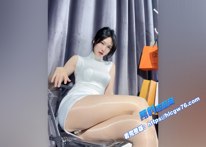 有钱人真会玩系列让自己的小明星女友角色扮演避孕套推销员一步一步试探最终被拿下用粉嫩小穴来试试套子质量 图4 有钱人真会玩系列让自己的小明星女友角色扮演避孕套推销员一步一步试探最终被拿下用粉嫩小穴来试试套子质量 图4