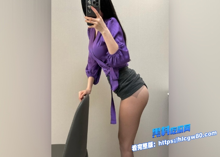 海角社区原创博主最爱骚嫂子金币视频流出时髦的嫂子骚穴流水按耐不住穿着性感内裤找我大肉棒给她梳通梳通 图2