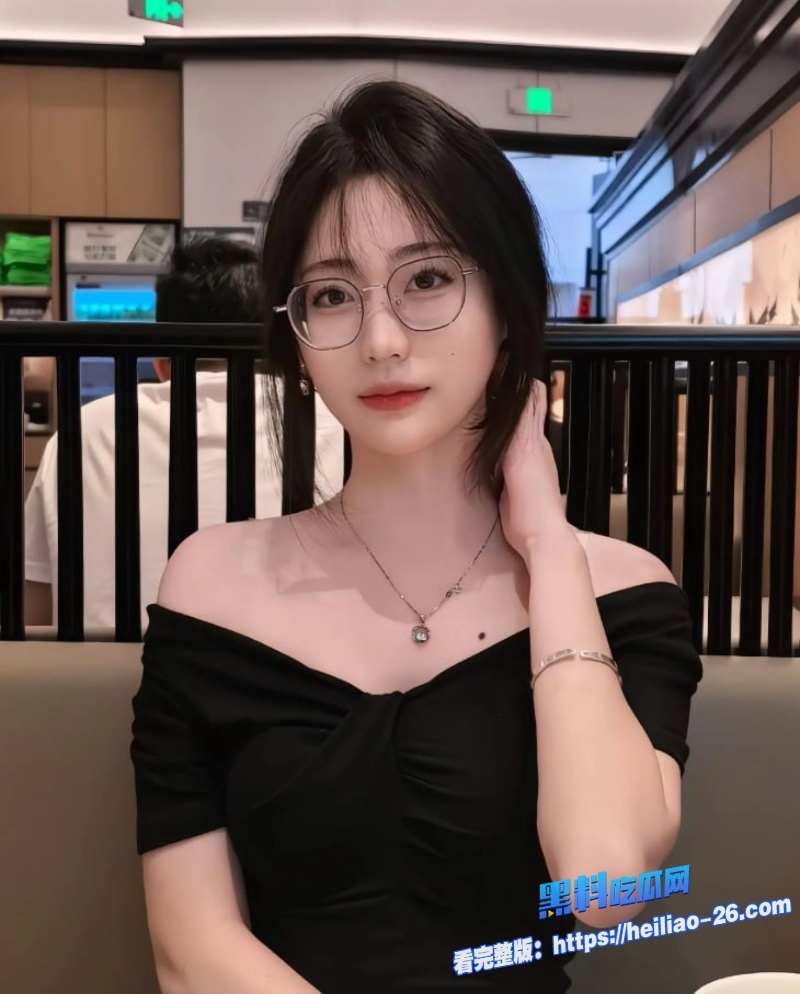 性感爆乳F罩杯女友和男友酒店开房视频流出口交女上位骑乘免套狂射骚穴深处 1 性感爆乳F罩杯女友和男友酒店开房视频流出口交女上位骑乘免套狂射骚穴深处 1