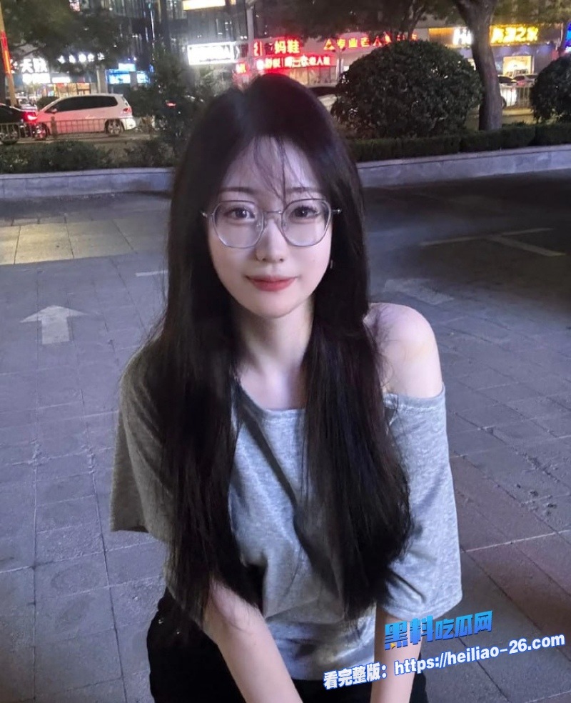 性感爆乳F罩杯女友和男友酒店开房视频流出口交女上位骑乘免套狂射骚穴深处 3 性感爆乳F罩杯女友和男友酒店开房视频流出口交女上位骑乘免套狂射骚穴深处 3