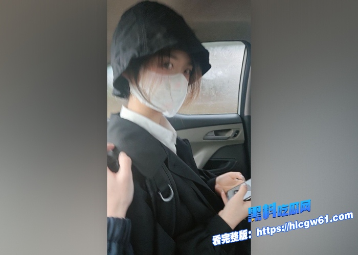 大一新生可爱萝莉学妹皮肤嫩到滴水与男友性爱视频流出涉世未深口交吃鸡巴的样子太Q了 图2