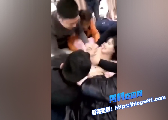 绝版婚闹资源重现江湖完整版第二期高清合集版真羡慕这群伴郎把新娘和伴娘都合法的调戏了个遍而且大部分都脱衣服随便摸 图7