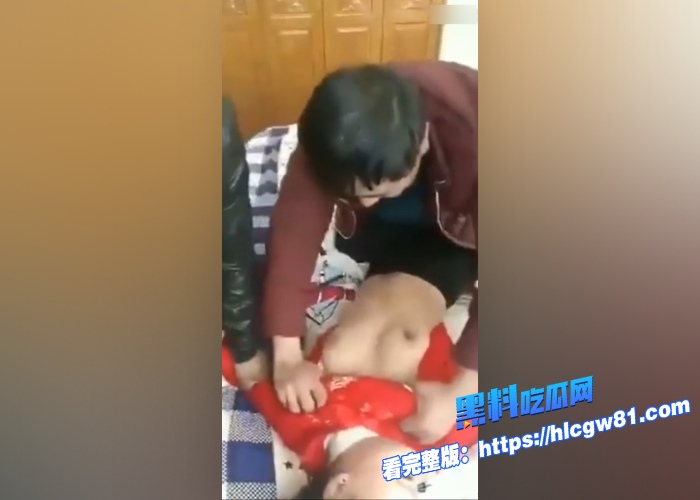 绝版婚闹资源重现江湖完整版第二期高清合集版真羡慕这群伴郎把新娘和伴娘都合法的调戏了个遍而且大部分都脱衣服随便摸 图13