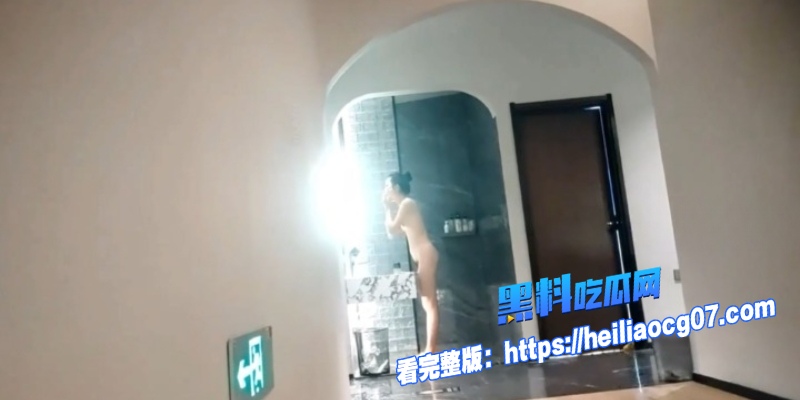 浴室偷拍系列10