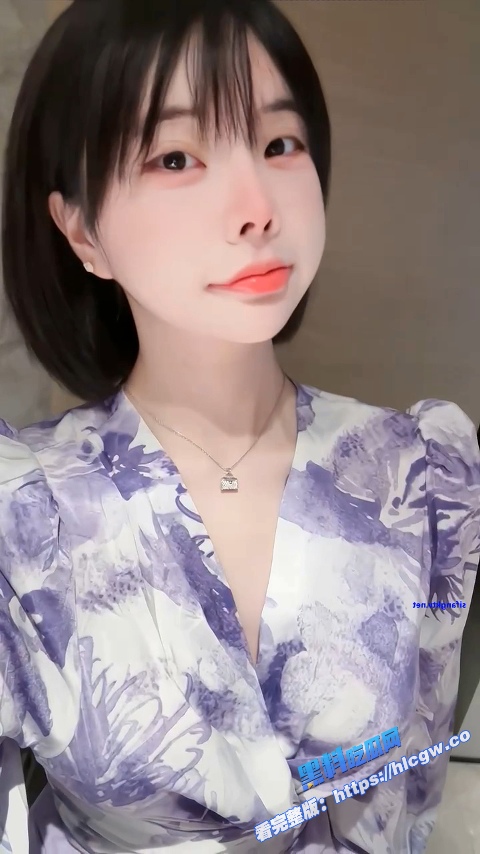 抖音巨乳反差萝莉 金钱钱 性感尤物卖弄肉体 童颜巨乳肥美肉穴淫骚诱人！7