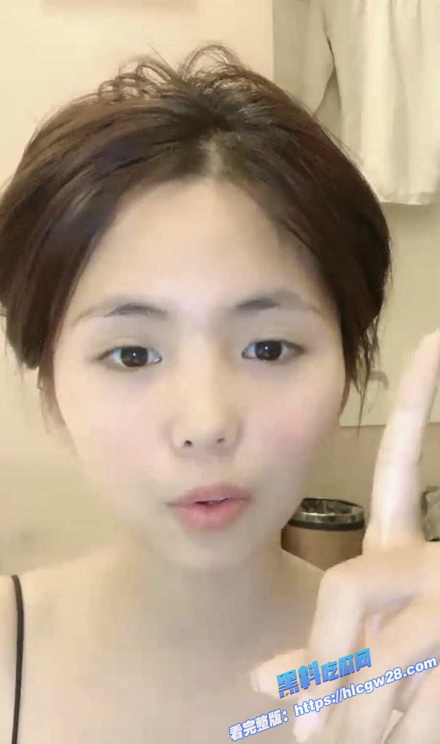 清纯可人反差婊 性感Z小美女 直播和男友做爱扣逼视频被曝光流出1
