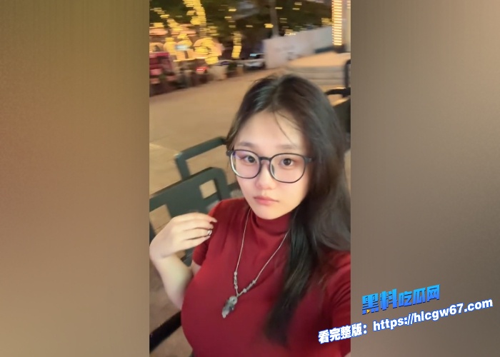 抖音巨乳网红椰椰蛋卷定制金主福利视频流出这大奶子配个眼镜骚出天际了 8 抖音巨乳网红椰椰蛋卷定制金主福利视频流出这大奶子配个眼镜骚出天际了 8