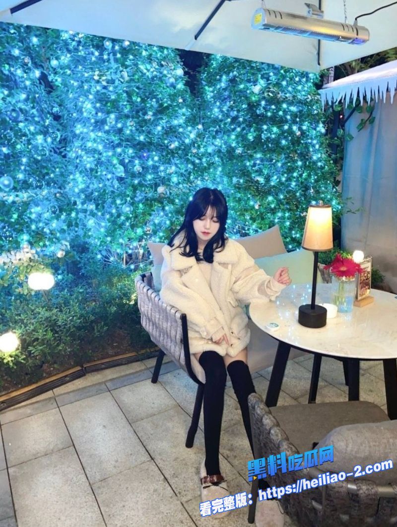 抖音网红天降之雯私密视频曝光高颜值反差婊美女露脸自慰2