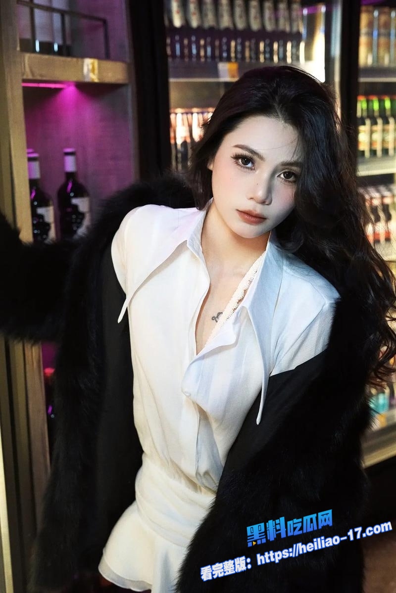 纹身精神小妹裸贷扣逼私拍欠债肉偿全裸自慰为了还钱什么都肯干4