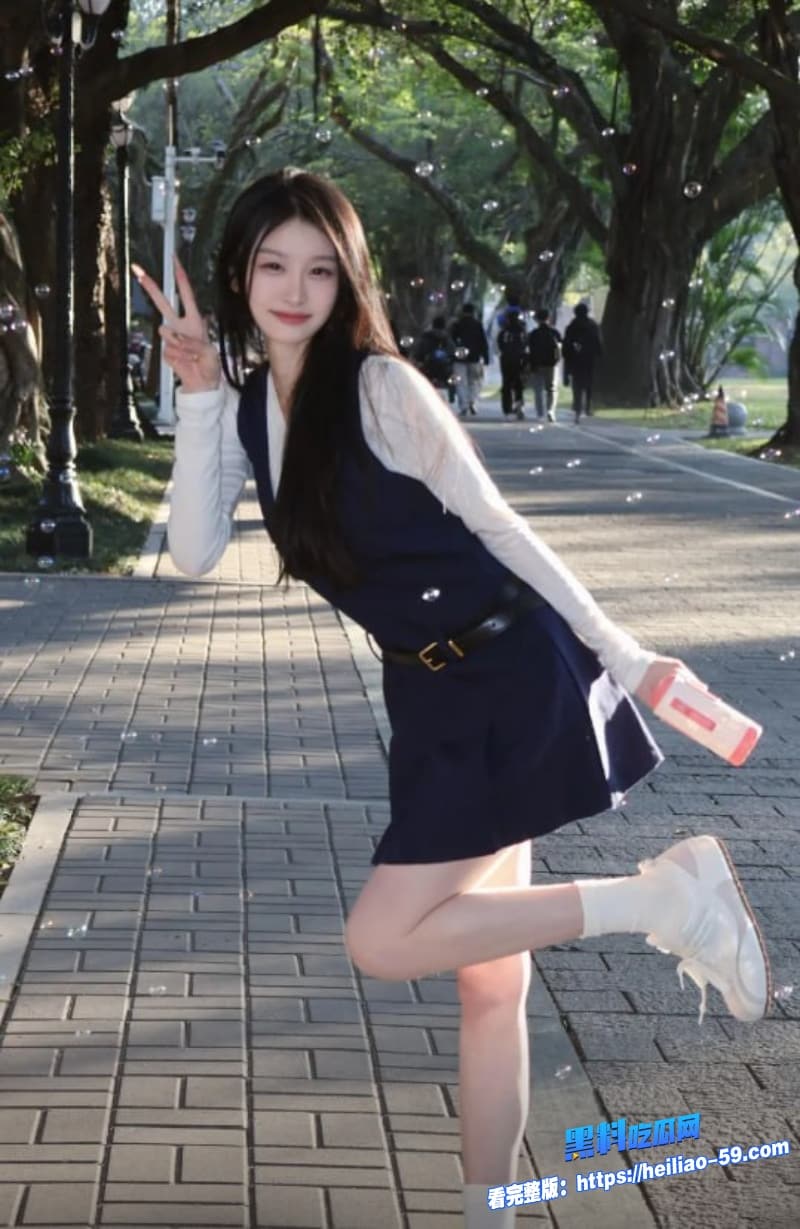 高颜值黑丝女神面试遭面试官潜规则全程高度配合主动跪地口交白虎嫩穴抽插至白浆直流4 高颜值黑丝女神面试遭面试官潜规则全程高度配合主动跪地口交白虎嫩穴抽插至白浆直流4