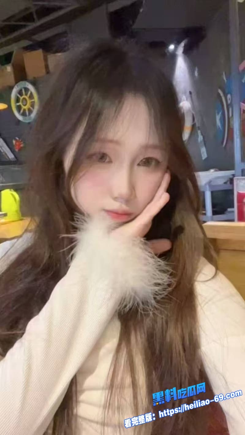 母子乱伦干妈排卵期刷牙弯腰太诱人了儿子直接后入猛操还内射满穴这对母子也太敢玩了4 母子乱伦干妈排卵期刷牙弯腰太诱人了儿子直接后入猛操还内射满穴这对母子也太敢玩了4