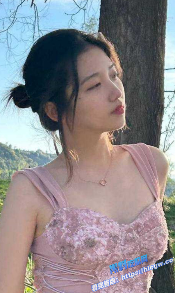 浙江财经大学清纯校花级女神 李书妍 不雅视频 据说与前任分手后被渣男流出！图1