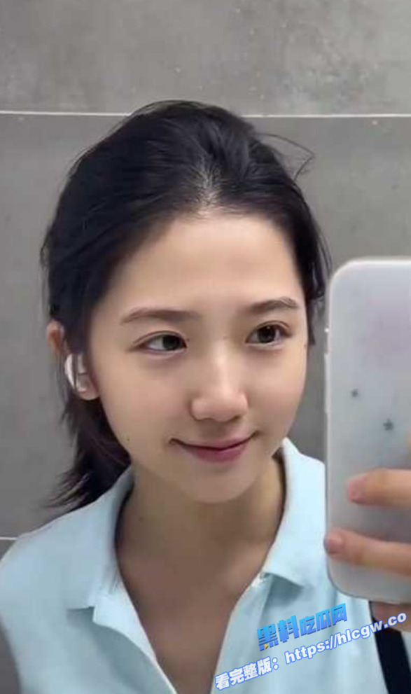 浙江财经大学清纯校花级女神 李书妍 不雅视频 据说与前任分手后被渣男流出！图2
