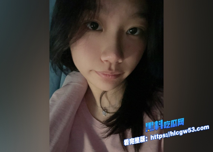 某大学极品校花在家自拍不雅视频发给男友分手后被渣男曝光清纯可爱面容加粉嫩诱人酮体简直无敌了 图1WH700x500px