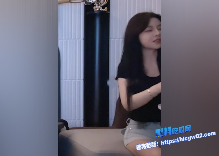 51吃瓜我要吃瓜系列初恋白月光系列第22期2300元约炮18岁超短裤嫩妹口活技术不错就是不配合操两下就受不了了 图2