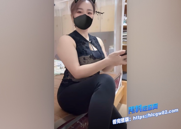 抖音网红顶级熟女你家麦子跟大哥线下视频网调完整版视频流出肥美的身材和无毛一线天嫩逼自慰水声非常清晰一看就欠操了 图2
