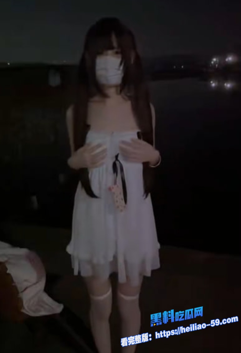 推特极品高颜值小萝莉季雨2000私定版惊艳上线2