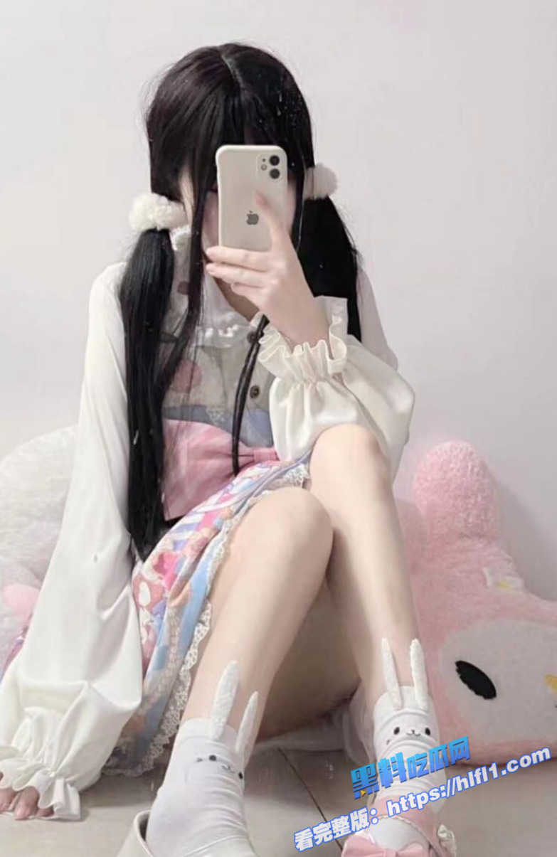 推特超美萝莉 小瑶宝宝 和男友啪啪私拍流出 身材粉嫩声音嗲 后入娇喘很刺激！图4