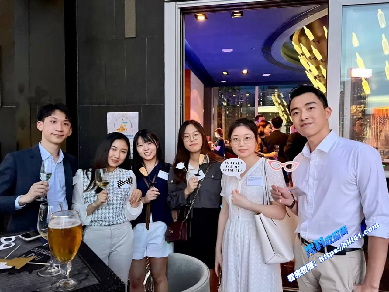 香港金融公司的白领林美玲为了完成业绩主动勾引客户换取利益给客户口交无套中出结果视频被曝光 图5