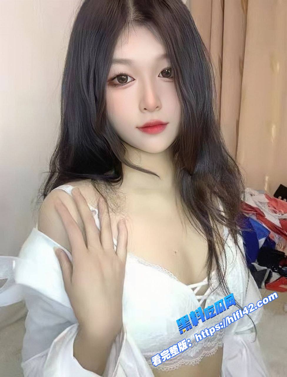 高颜值女大学生极品身材自拍自慰视频泄密被曝光粉乳平乳微微欠缺粉能小穴及其完美 图1