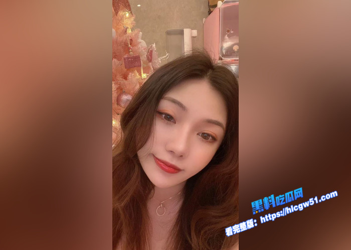 黑料PK！网黄福利姬 高桥千凛 VS 上海宝洁 女主管 福利姬风骚诱人 女主管美艳动人 谁更吸引你呢1