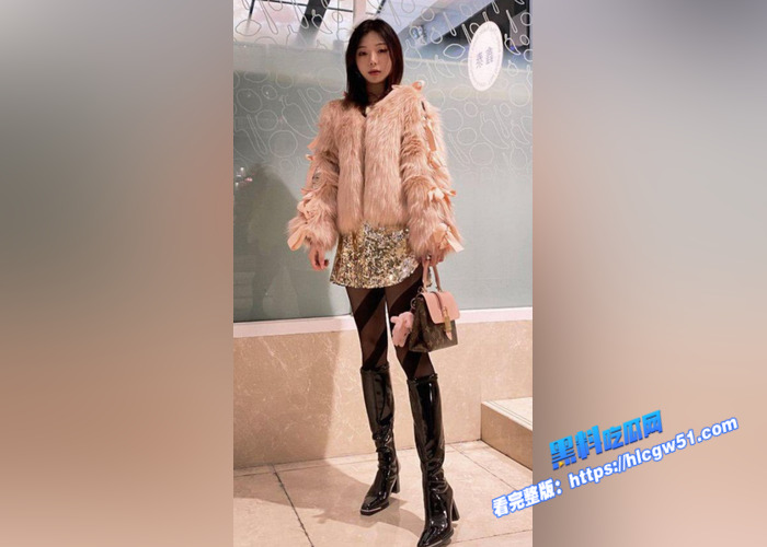 黑料PK！网黄福利姬 高桥千凛 VS 上海宝洁 女主管 福利姬风骚诱人 女主管美艳动人 谁更吸引你呢5