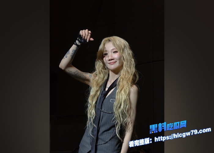 热搜爆了著名导演车澈与李嘉格离异后与乃万曝出黑料当街小便搂搂抱抱酒店开房视频曝光 图6