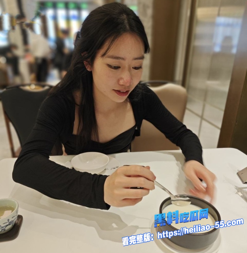 青岛大学生反差婊李琦玉与男友自拍调教视频曝光17分钟完整版3
