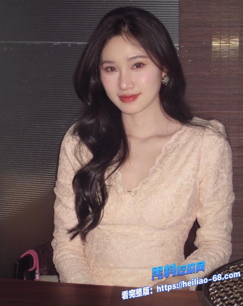 性感美艳的老婆出门旅行被猛男勾搭内射拍视频骚逼抖臀真带劲4