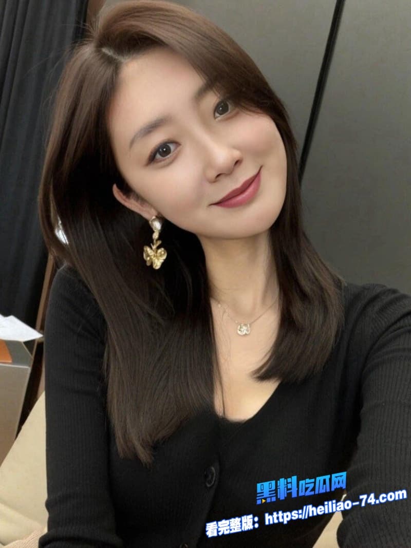 海角母子乱伦骚货妈妈穿黑丝高跟深喉儿子巨屌后入爆插干到腿软1