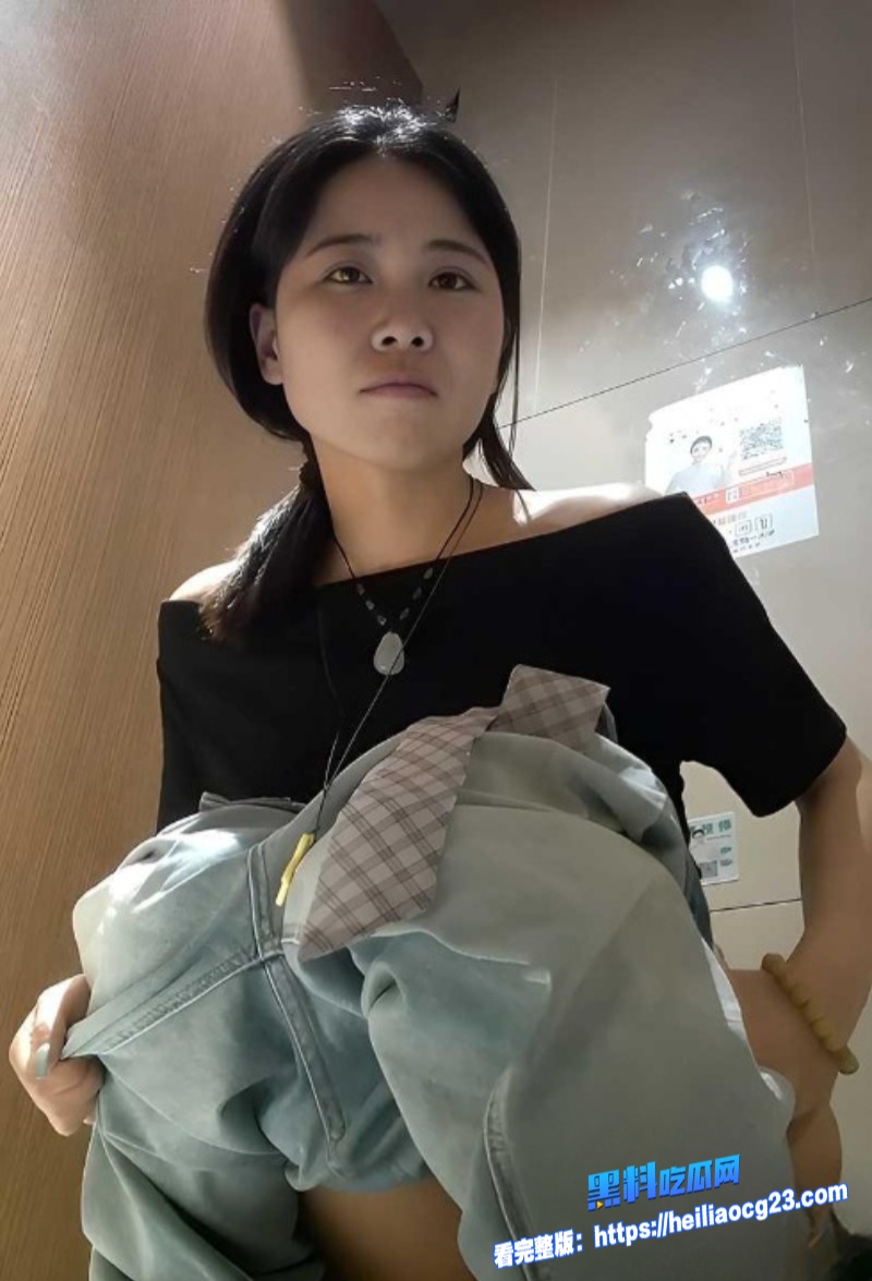医院厕所偷拍8