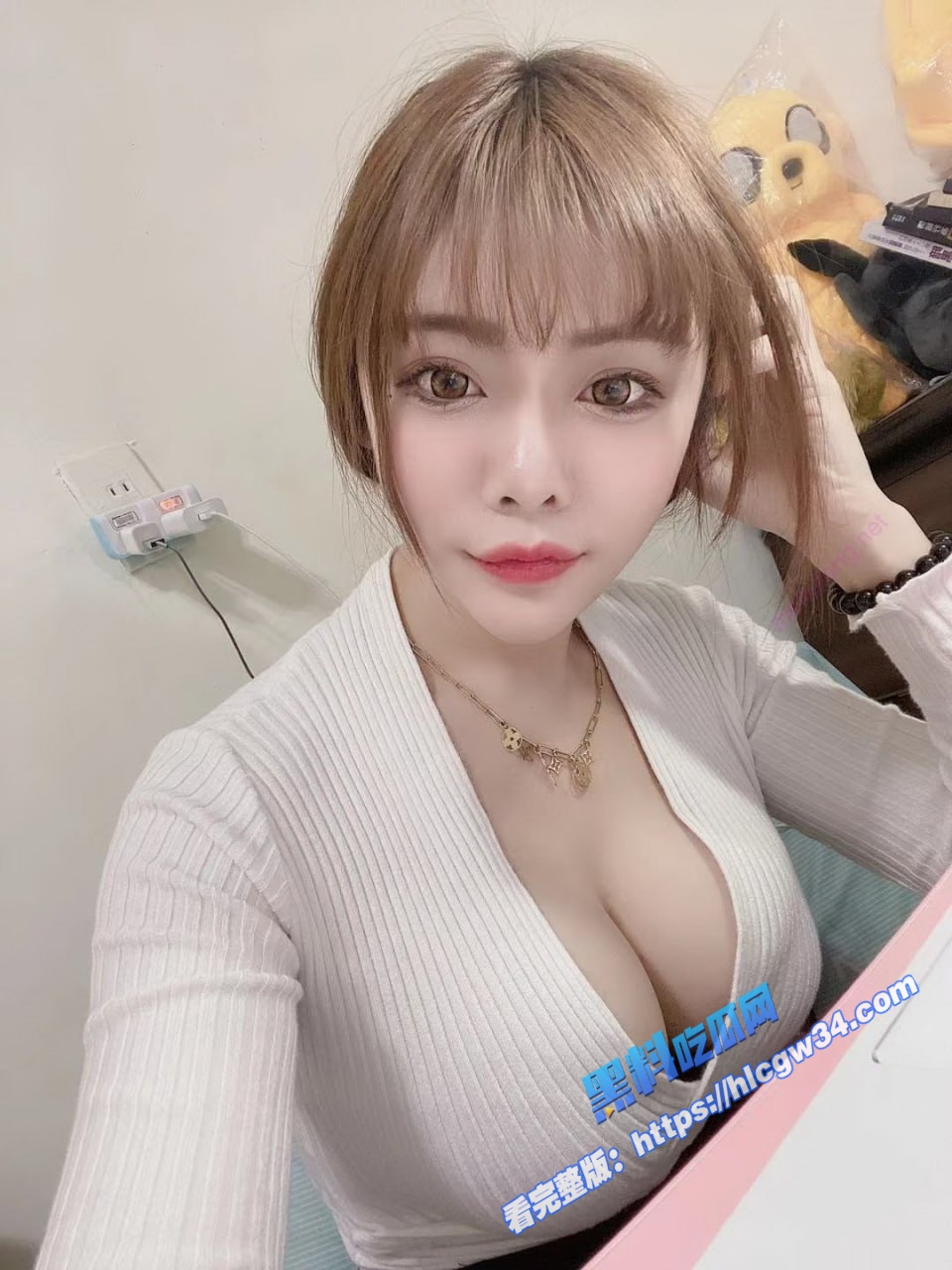 魔鬼身材巨乳少妇 咪咪 全裸自拍视频曝光 床上秒变骚母狗模样 让人顶不住啊！图14