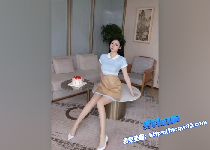 好利来员工女服务员届天花板存在黑料视频曝光下班兼职外围果然是极品身材美女油亮肉丝淫香美脚满足撸友一切幻想 图3