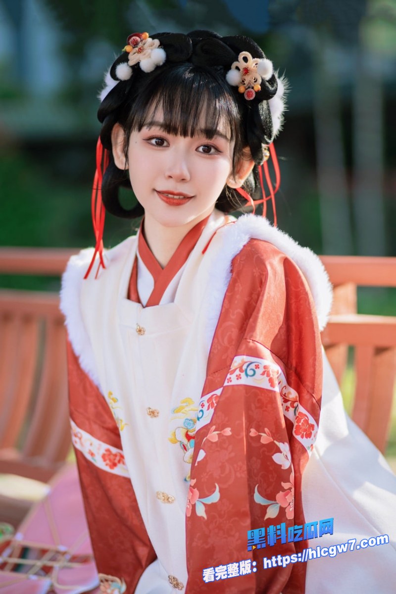 海角乱伦跨年夜清纯妹妹穿圣诞限定皮肤在公寓里被哥哥玩得天翻地覆4 海角乱伦跨年夜清纯妹妹穿圣诞限定皮肤在公寓里被哥哥玩得天翻地覆4