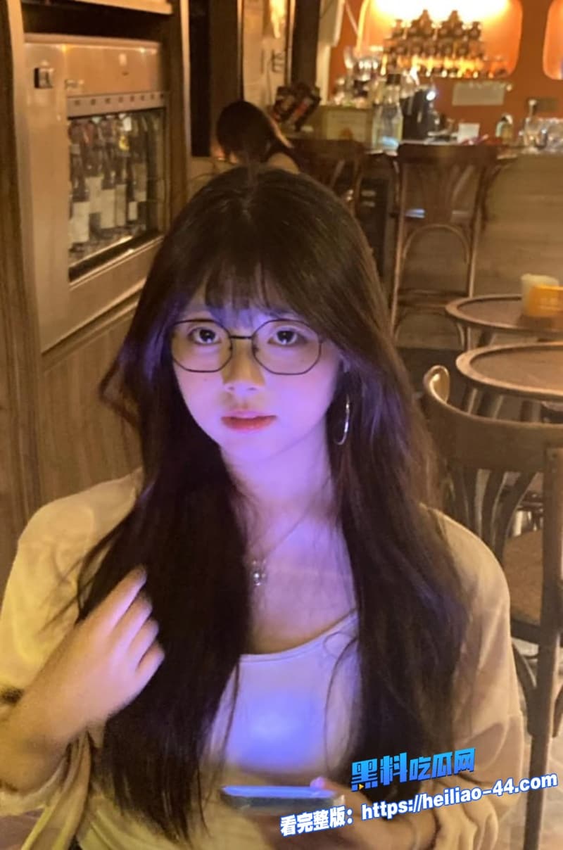 极品眼镜女cos不知火舞自拍视频流出跪地深喉口交被男友无套后入爆操真是骚的没边3 极品眼镜女cos不知火舞自拍视频流出跪地深喉口交被男友无套后入爆操真是骚的没边3