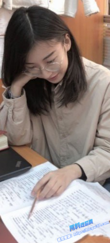 7上海第二中学化学女老师 张越 出轨自己学生 带着眼镜 骚气十足 反差感拉满