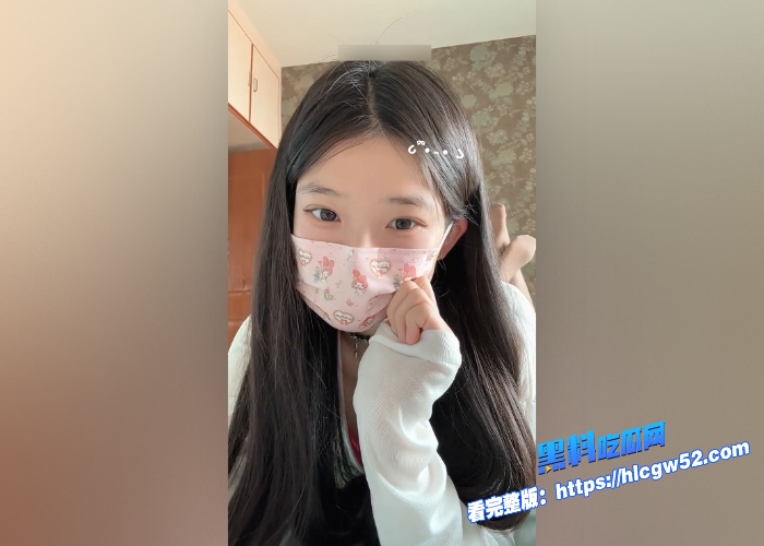 抖音萝莉网红雪顶蛋糕土豪高价定制福利视频流出黑丝美腿玉足诱惑力十足 图10WH700x500px