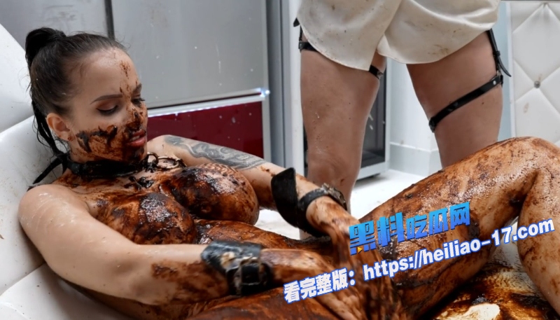 俄罗斯PowerFetish重口炸裂美女全身狂涂黑色神秘酱汁8 俄罗斯PowerFetish重口炸裂美女全身狂涂黑色神秘酱汁8