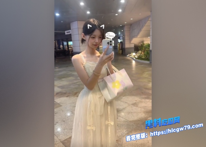 抖音50万粉萌妹子网红鈴外网疯传黑历史视频流出厕所和健身教练激情啪啪完美露脸实锤无疑 图5 抖音50万粉萌妹子网红鈴外网疯传黑历史视频流出厕所和健身教练激情啪啪完美露脸实锤无疑 图5