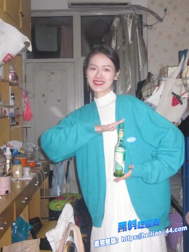 武汉男大学生张飞跃与自己母亲性爱视频遭曝光疯狂被撸动着巨屌能有这样的妈妈是真爽啊5 武汉男大学生张飞跃与自己母亲性爱视频遭曝光疯狂被撸动着巨屌能有这样的妈妈是真爽啊5