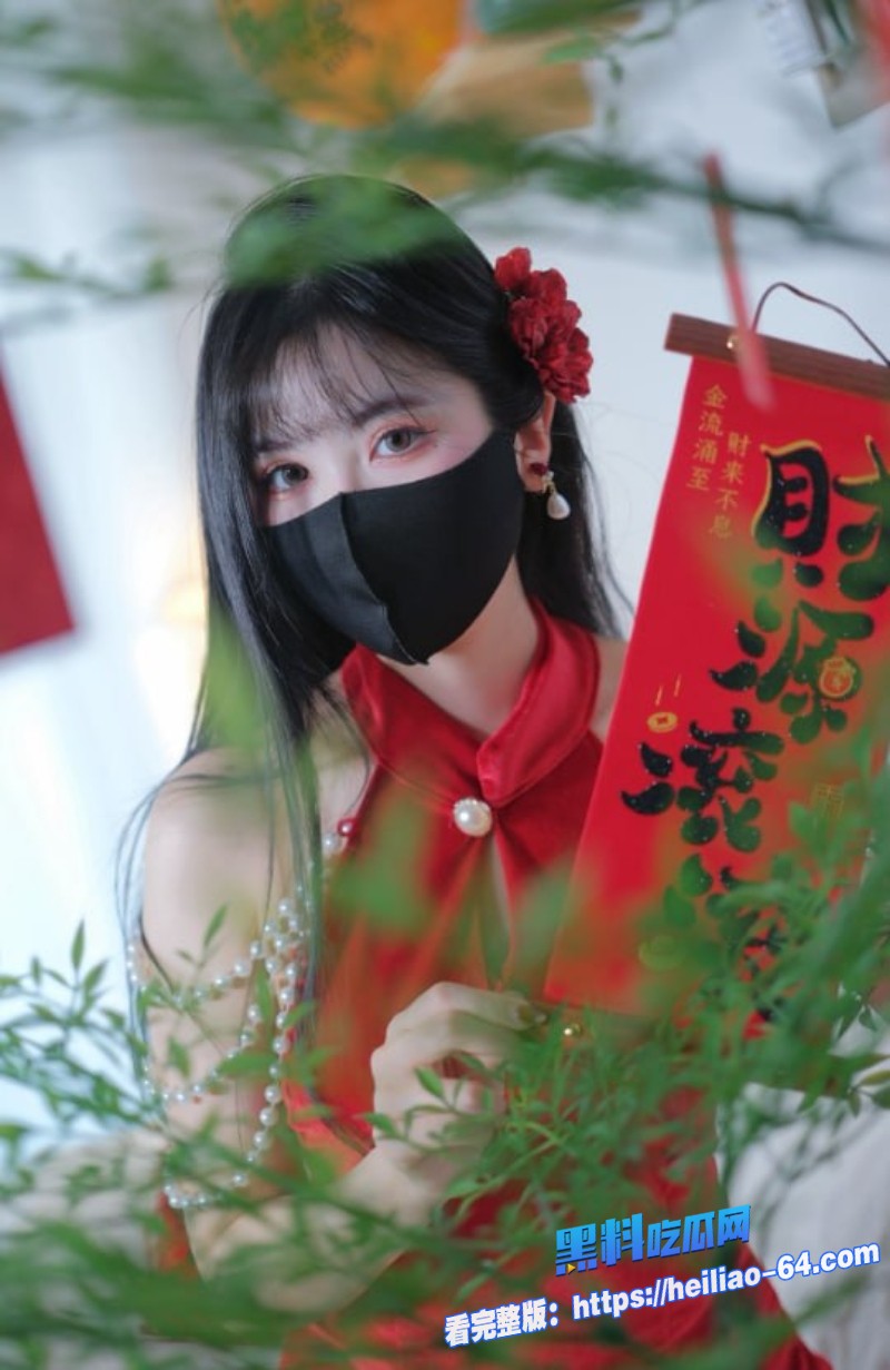 粉嫩白虎少女懒懒猪JK甜美造型头套男跳蛋玩穴后中出猛干3 粉嫩白虎少女懒懒猪JK甜美造型头套男跳蛋玩穴后中出猛干3
